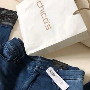 CHICOS so slimming ankle jeans 1.5 lace adornment